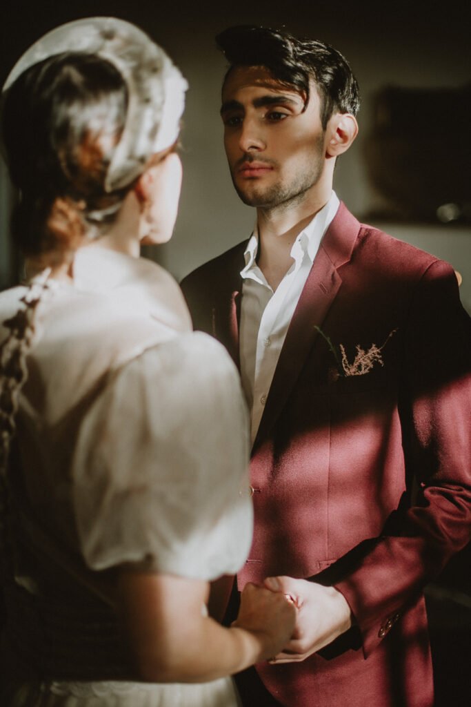 Linneo burgundy suit