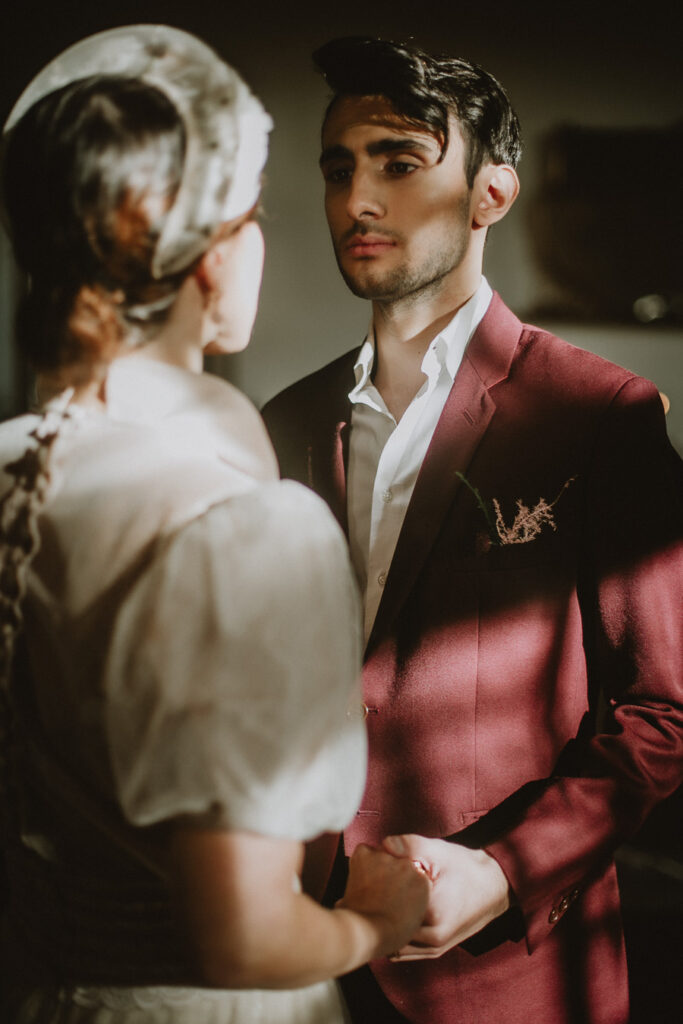 Linneo burgundy suit
