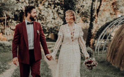 Modern hippie groom / cactus e margherite per lo sposo