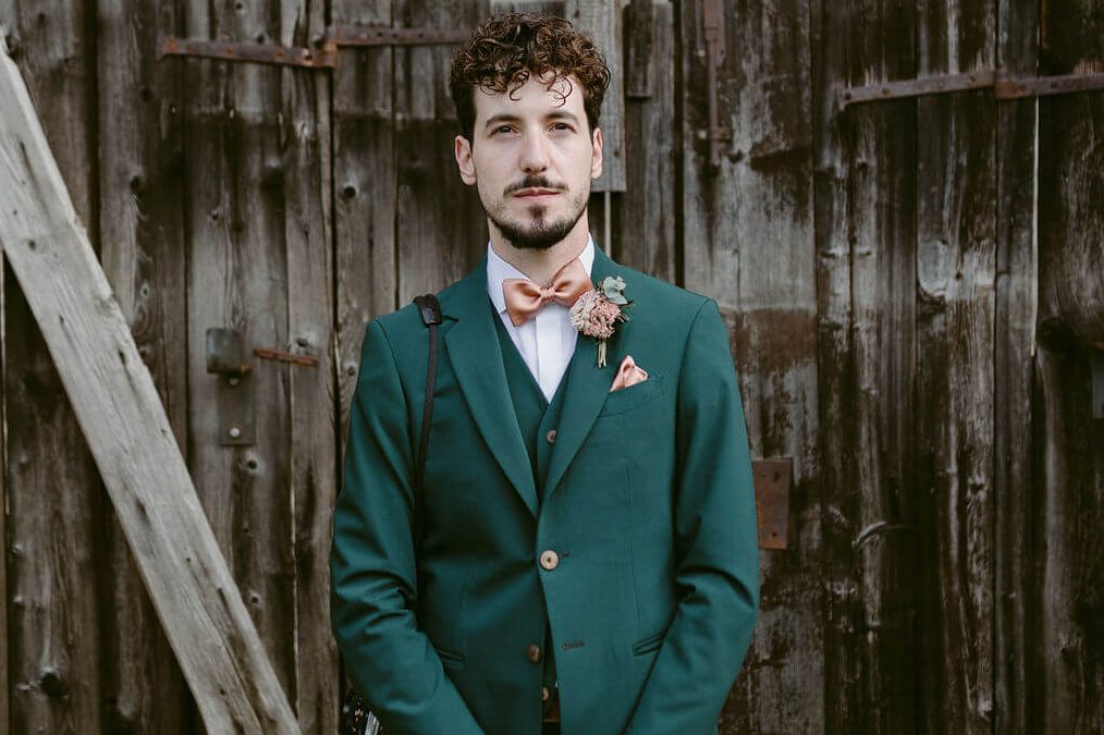 Completo di un verde unico per un matrimonio a Castello Quistini